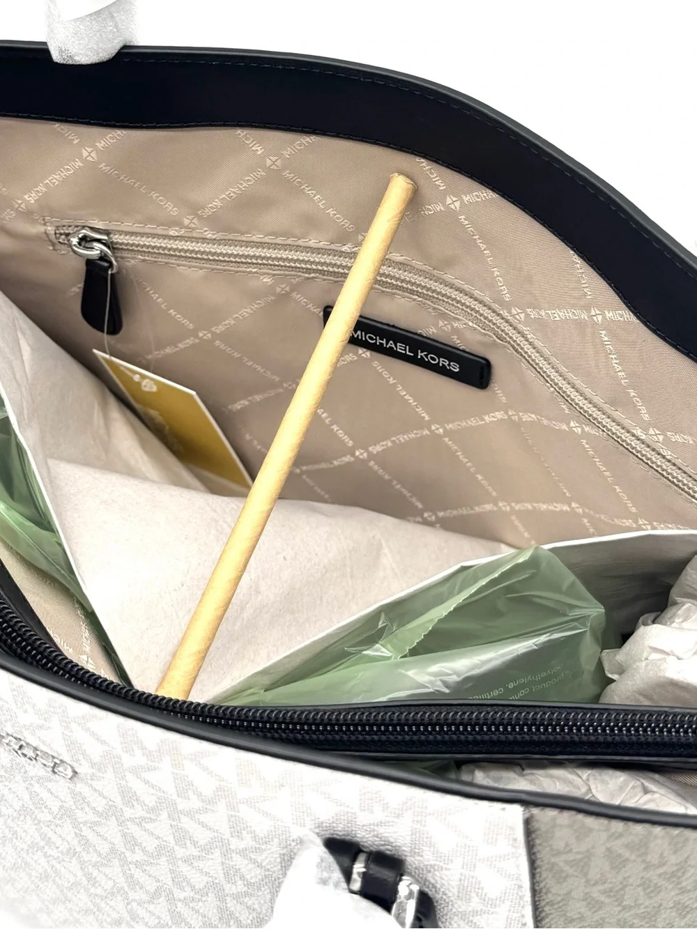 Michael Kors Voyager Large Color-Block Signature Logo Tote Bag - Optic White